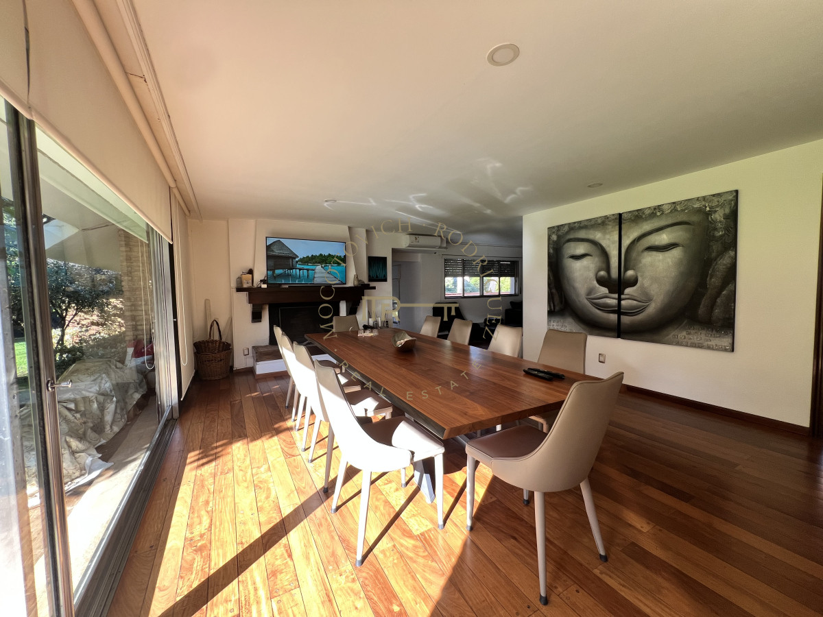 Casa ID.3412 - Exclusiva casa en venta, 5 dormitorios, gran parque, piscina climatizada. 