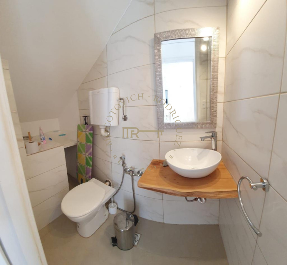 Casa ID.3273 - Alquiler anual ph de 2 dormitorios y 1 baño mas toilette