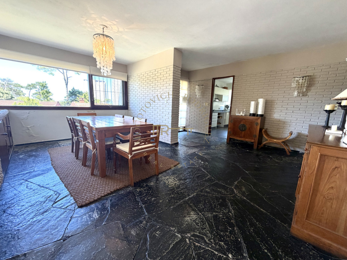 Casa ID.4223 - Casa en solida en excelente ubicación próxima a la playa