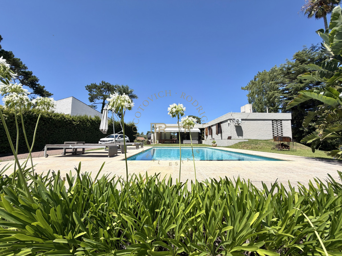 Casa ID.4223 - Casa en solida en excelente ubicación próxima a la playa