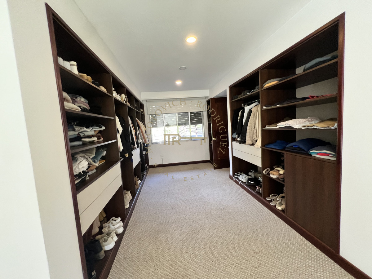 Casa ID.3412 - Exclusiva casa en venta, 5 dormitorios, gran parque, piscina climatizada. 