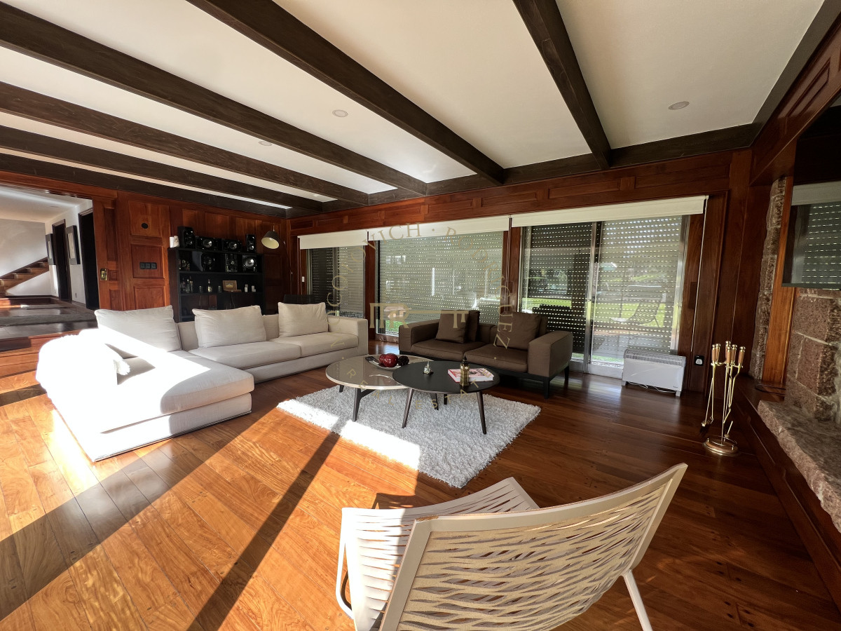Casa ID.3412 - Exclusiva casa en venta, 5 dormitorios, gran parque, piscina climatizada. 