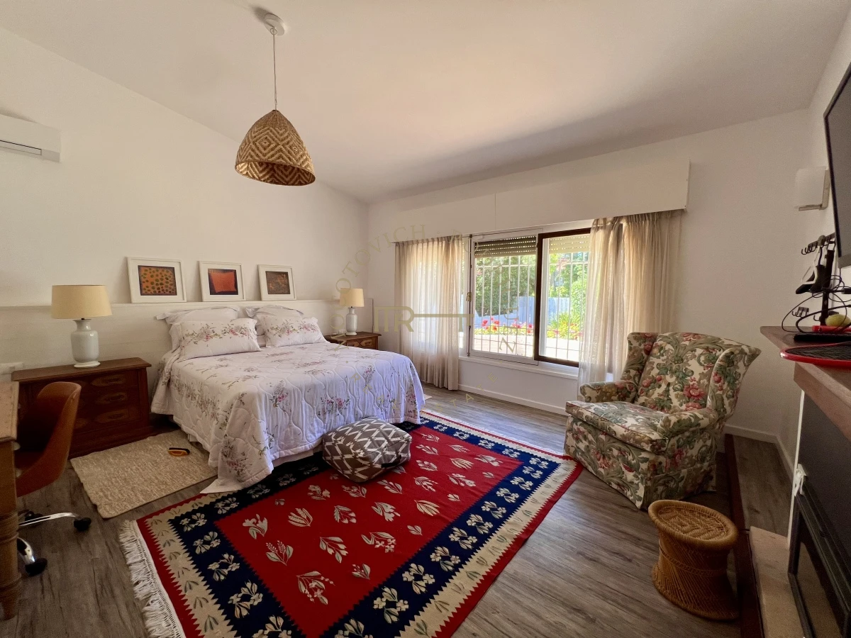 Casa ID.2447 - Hermosa casa de 4 dormitorios con piscina climatizada en alquiler temporal Punta del Este