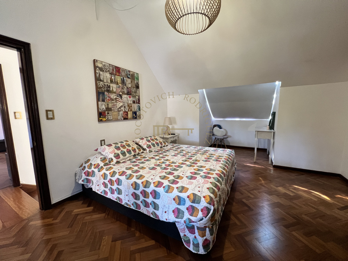 Casa ID.3412 - Exclusiva casa en venta, 5 dormitorios, gran parque, piscina climatizada. 
