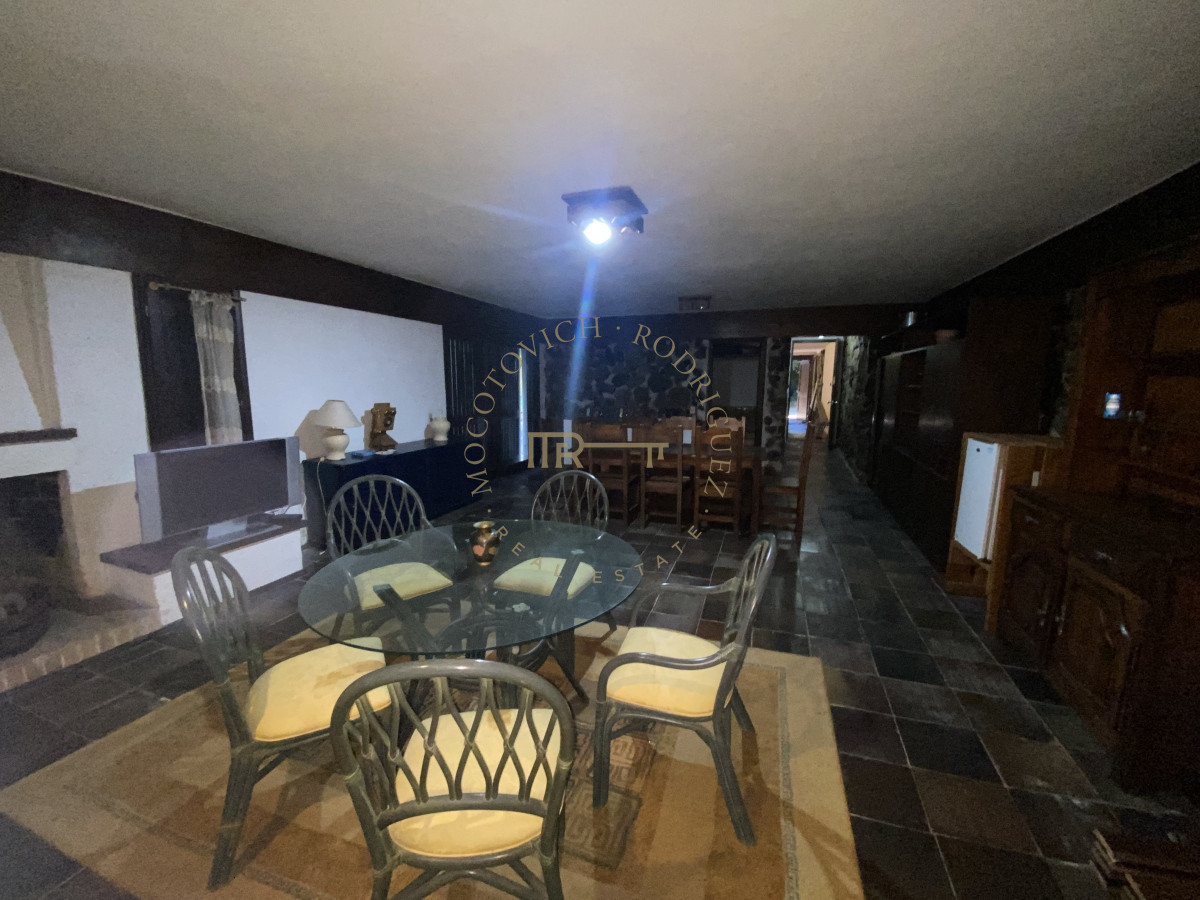 Casa ID.2441 - Casa en venta de 4 dormitorios en Punta del Este 