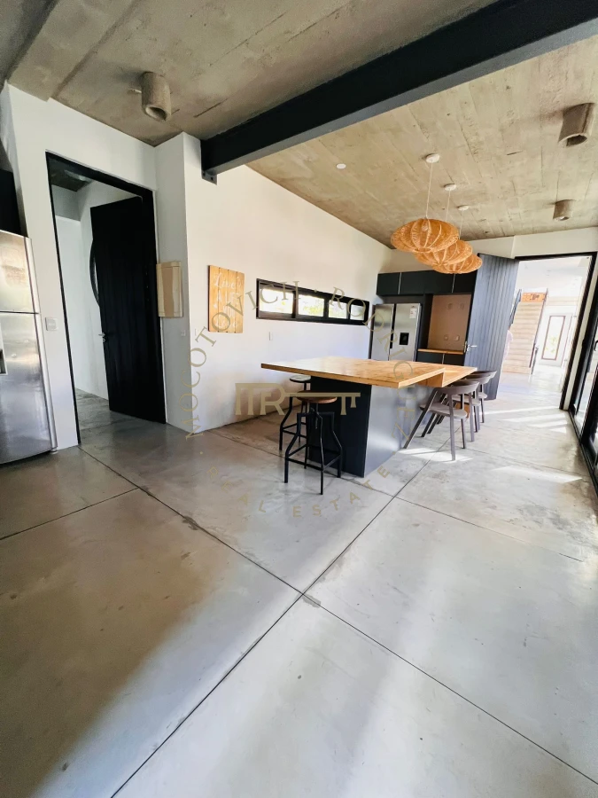 Casa ID.493 - Casa moderna en venta de 4 dormitorios en suite -Barrio Cerrado La Arbolada- Punta del Este.