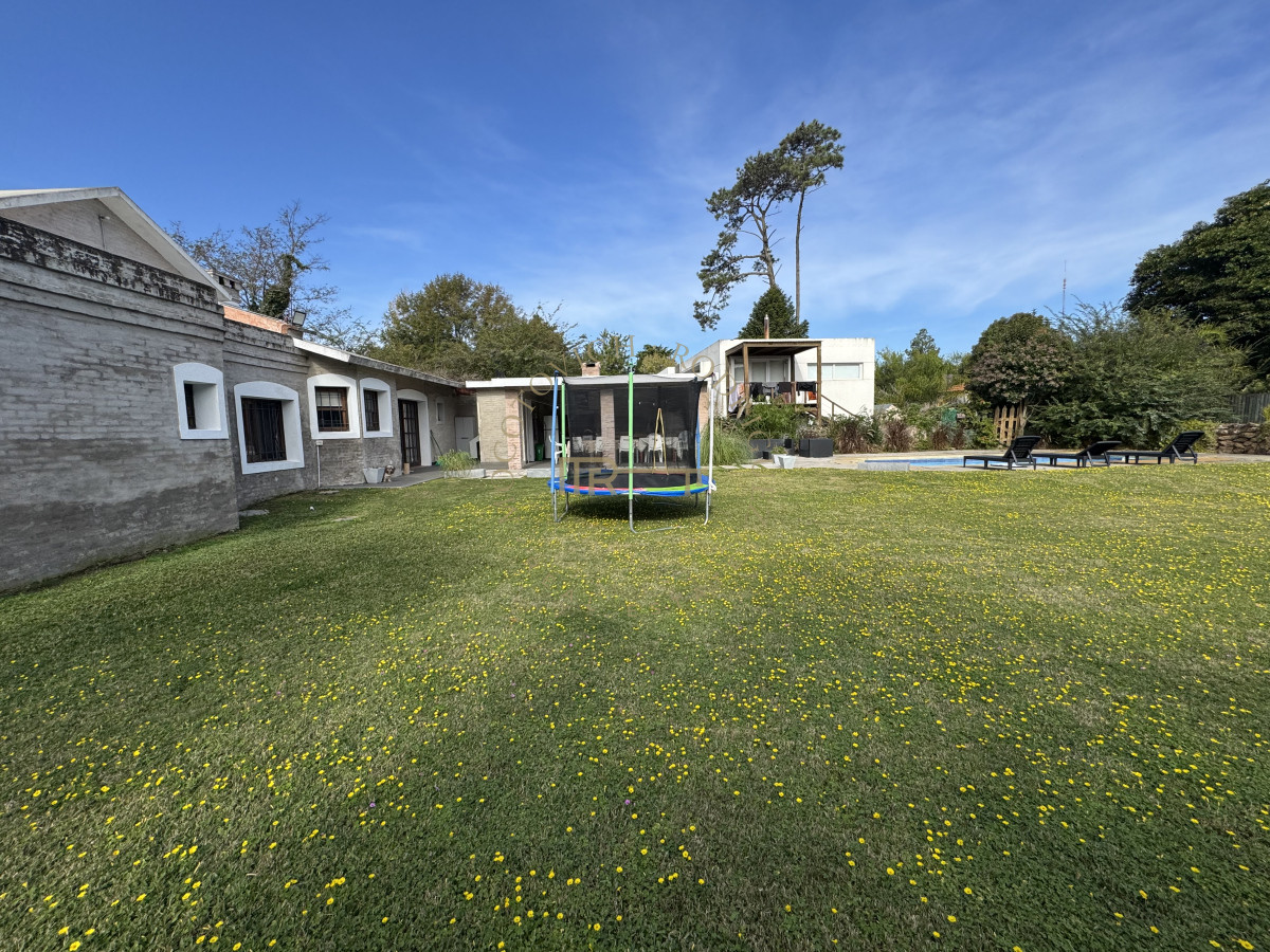 Casa ID.3540 - Casa en alquiler anual 4 dormitorios. Punta del este Maldonado.-