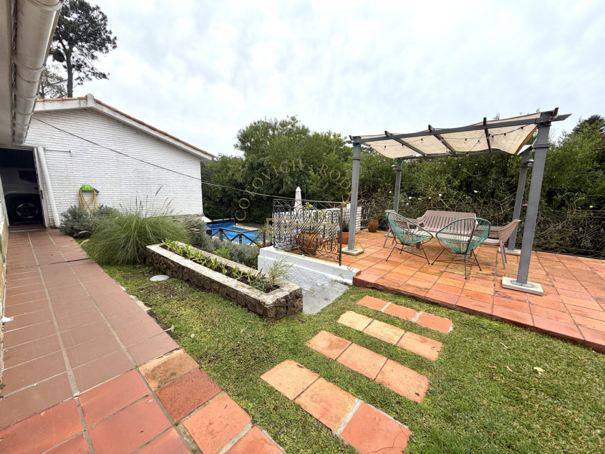 Casa ID.4552 - Casa en venta 3 dormitorios Piscina y Barbacoa. Pinares Punta del Este