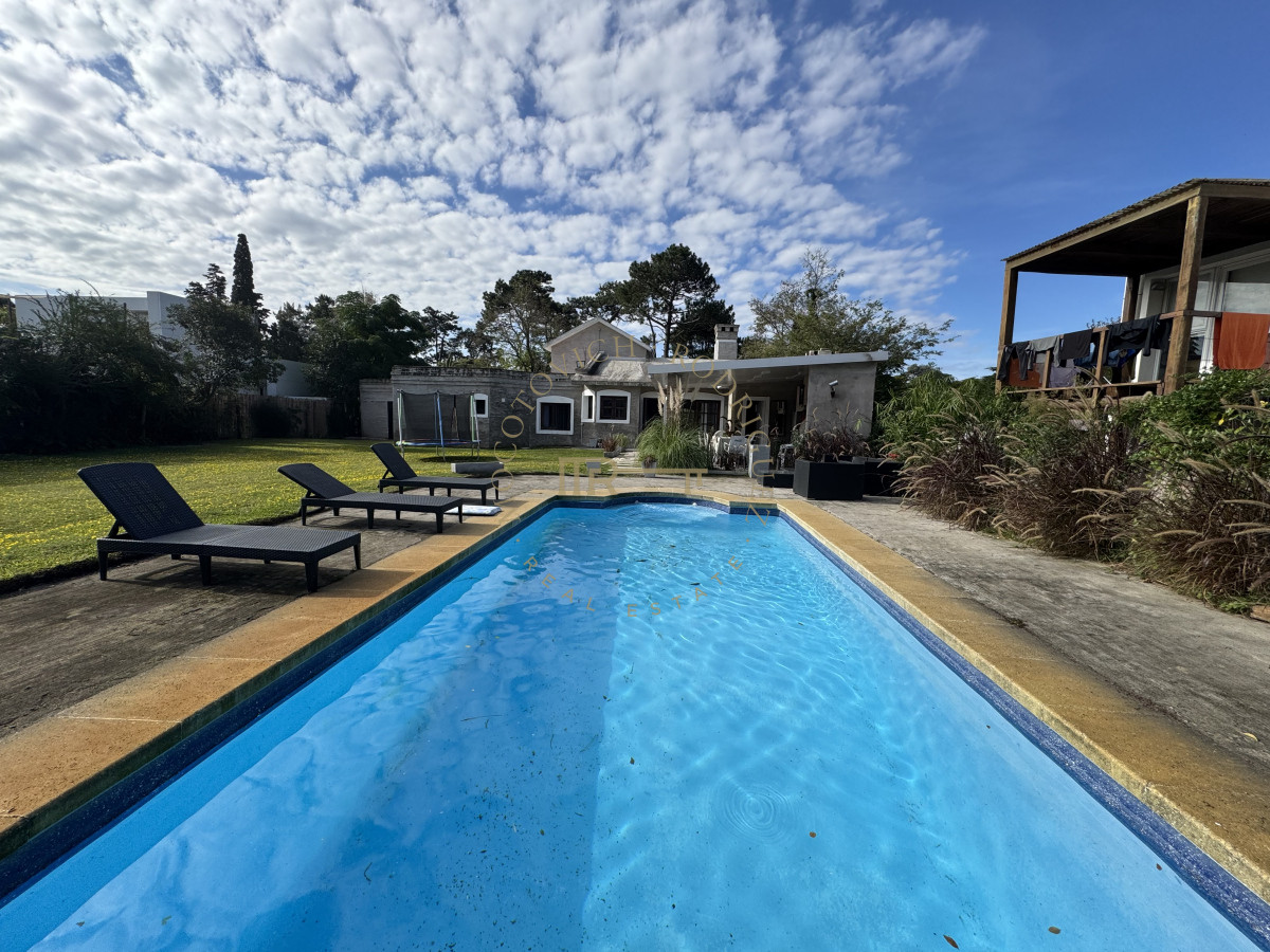 Casa ID.3540 - Casa en alquiler anual 4 dormitorios. Punta del este Maldonado.-