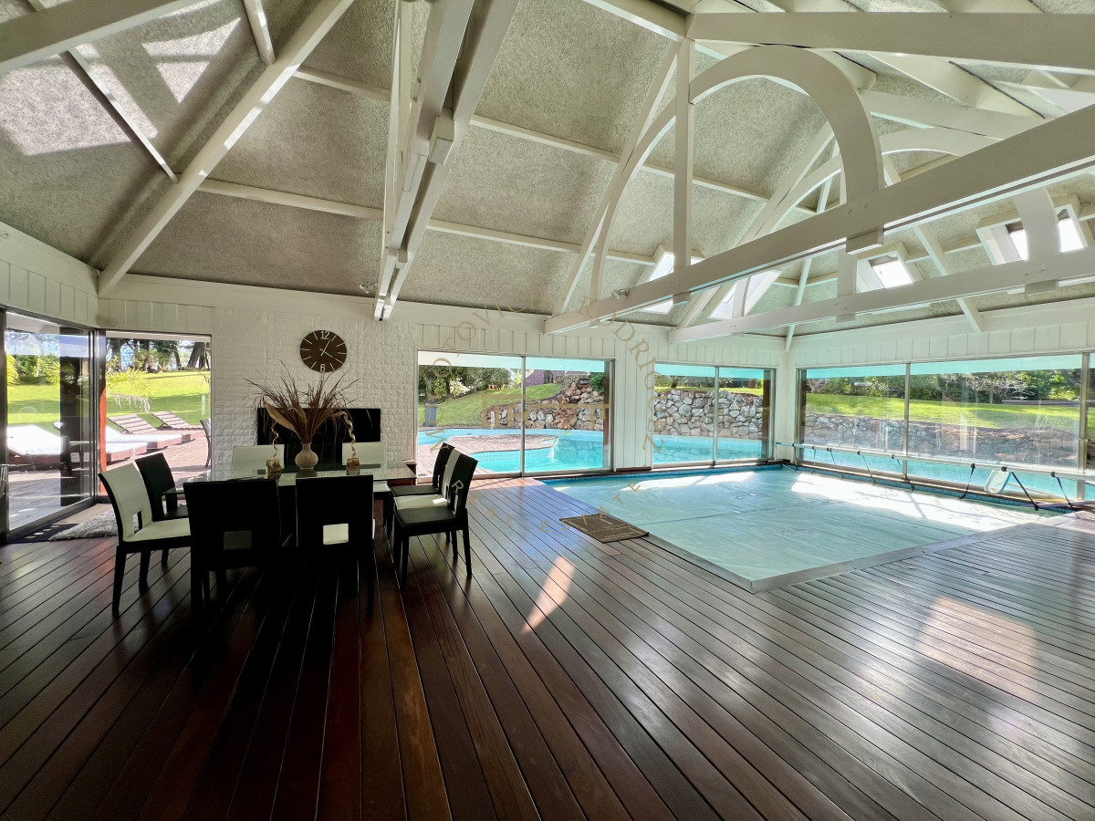 Casa ID.3412 - Exclusiva casa en venta, 5 dormitorios, gran parque, piscina climatizada. 