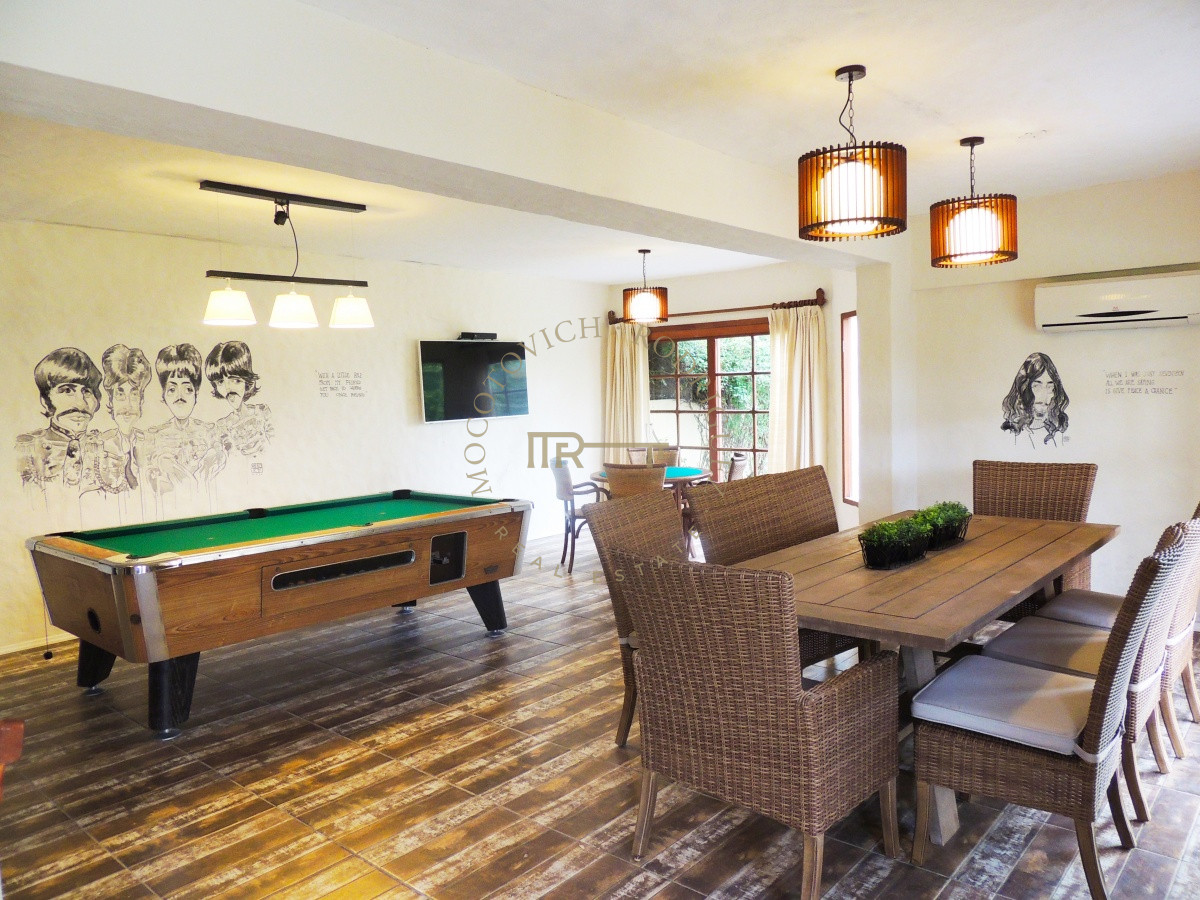Casa ID.107 - Casa en venta 4 dormitorios, piscina climatizada . Playa mansa. Punta del este.