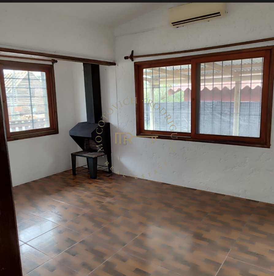Casa ID.3864 - Casa De 2 Dormitorios + Local Comercial