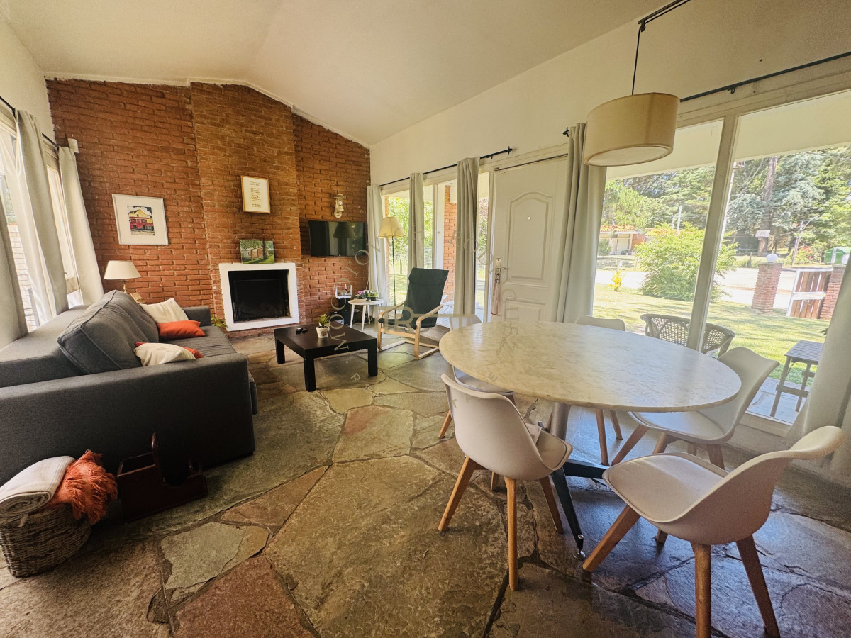 Casa ID.4119 - Casa en venta de 2 dormitorios en Lugano Punta del Este