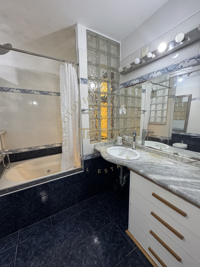 Casa ID.3540 - Casa en alquiler anual 4 dormitorios. Punta del este Maldonado.-