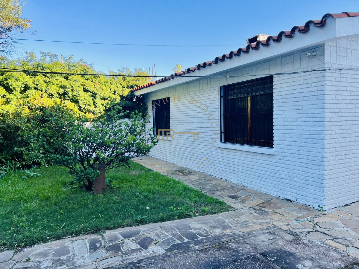 Casa ID.3626 - Chalet en el centro de Maldonado, 