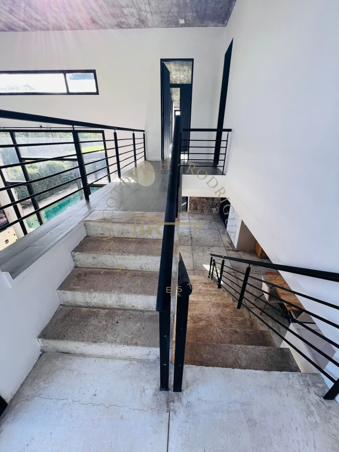 Casa ID.493 - Casa moderna en venta de 4 dormitorios en suite -Barrio Cerrado La Arbolada- Punta del Este.