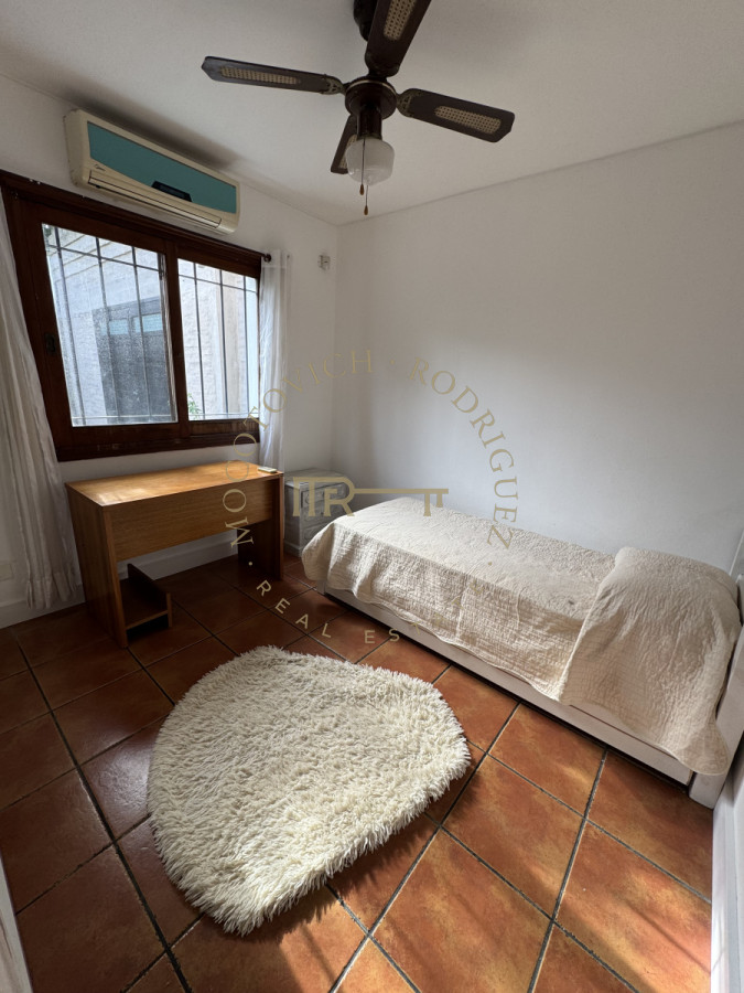 Casa ID.3540 - Casa en alquiler anual 4 dormitorios. Punta del este Maldonado.-