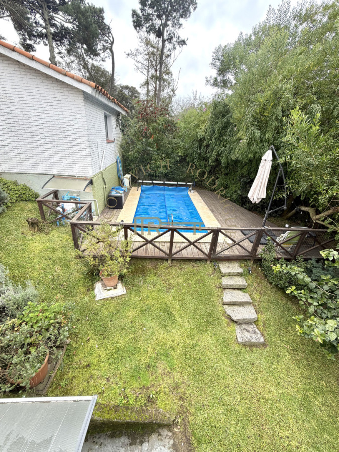 Casa ID.4552 - Casa en venta 3 dormitorios Piscina y Barbacoa. Pinares Punta del Este