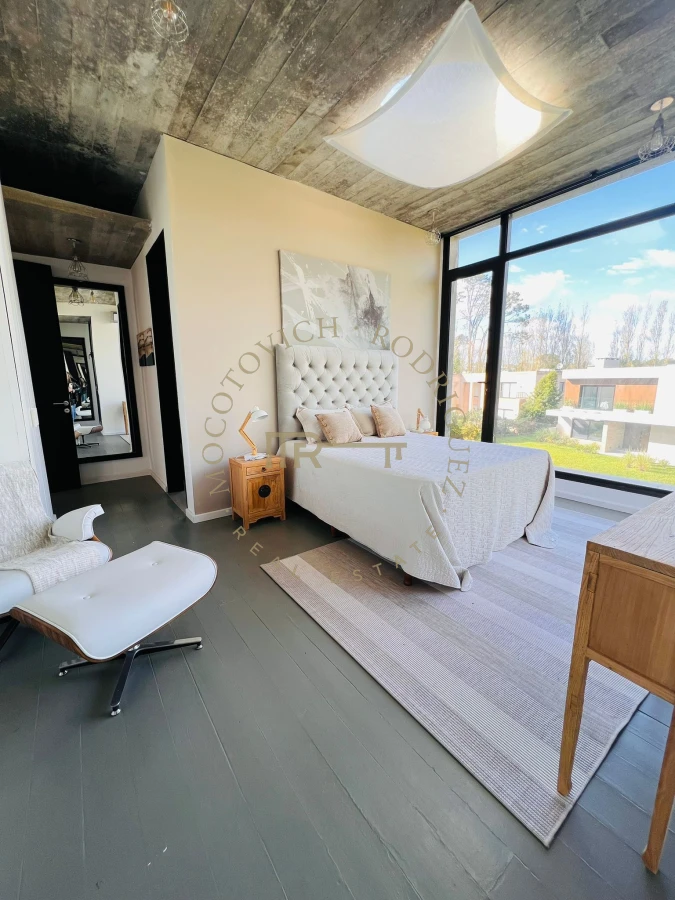 Casa ID.493 - Casa moderna en venta de 4 dormitorios en suite -Barrio Cerrado La Arbolada- Punta del Este.