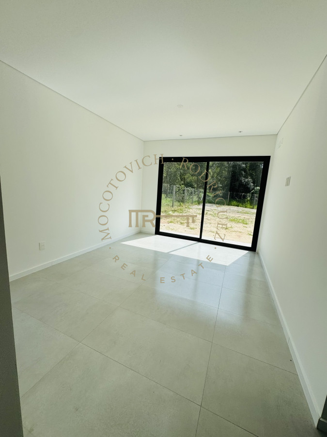 Casa ID.2966 - Casa en venta a estrenar  3 dormitorios. Punta del Este. Permuta