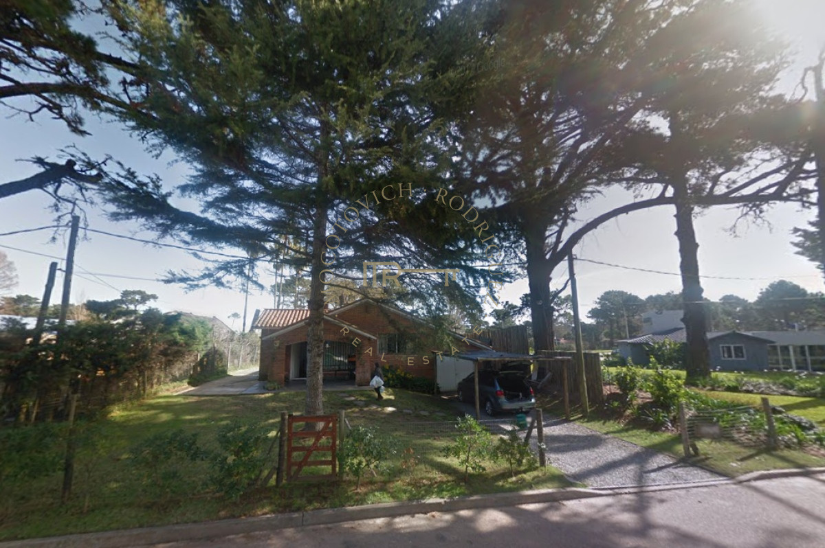 Casa ID.2722 - Casa en alquiler zona Shopping para comercio