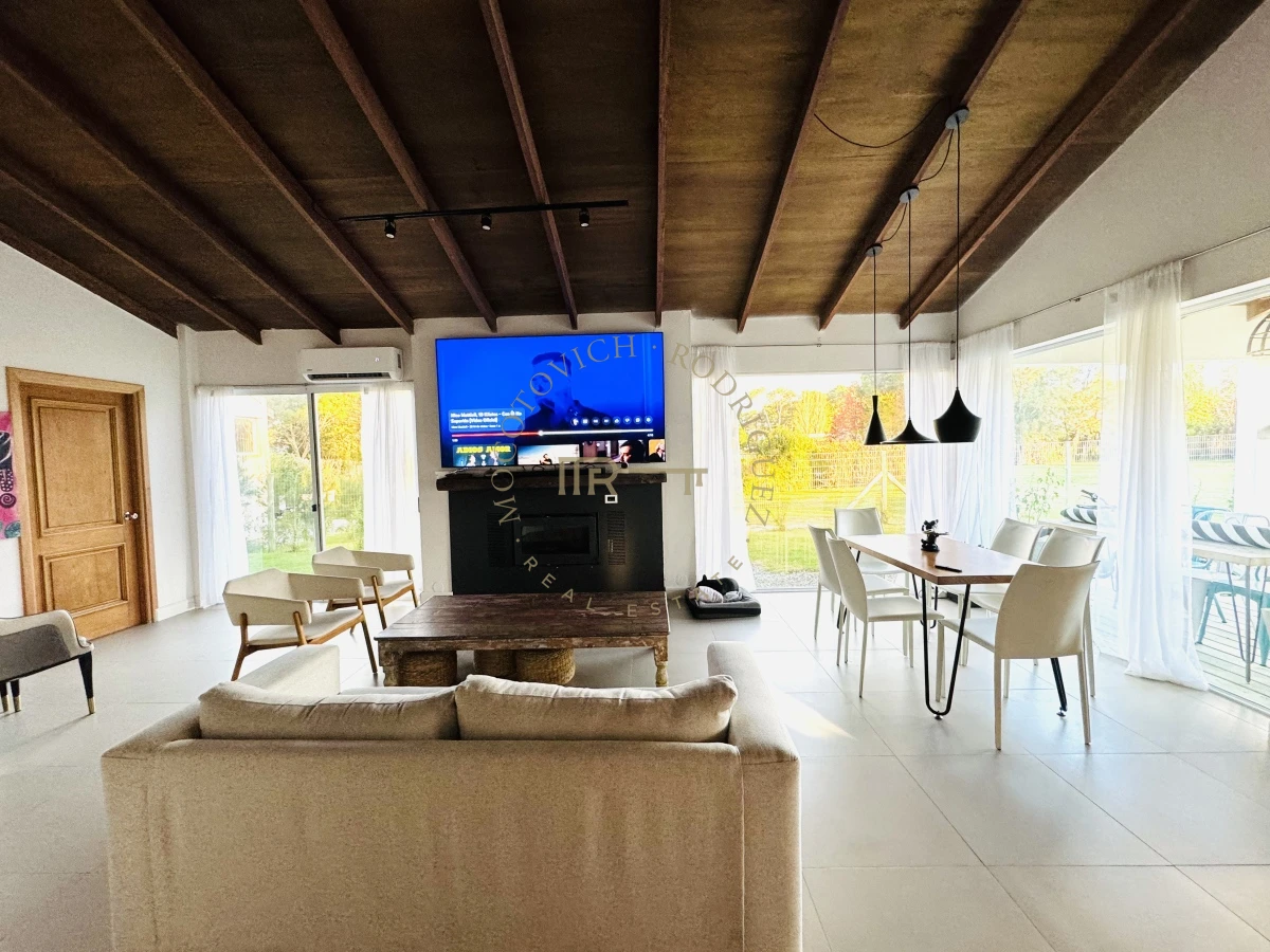 Casa ID.2714 - Casa en Barrio privado en alquiler anual