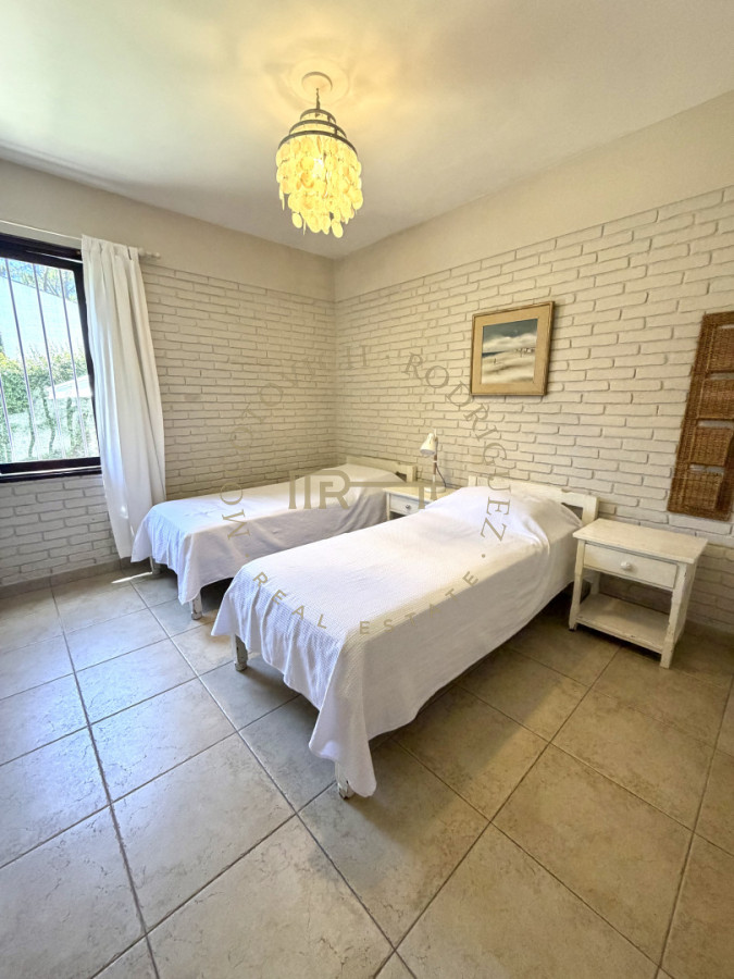 Casa ID.4223 - Casa en solida en excelente ubicación próxima a la playa