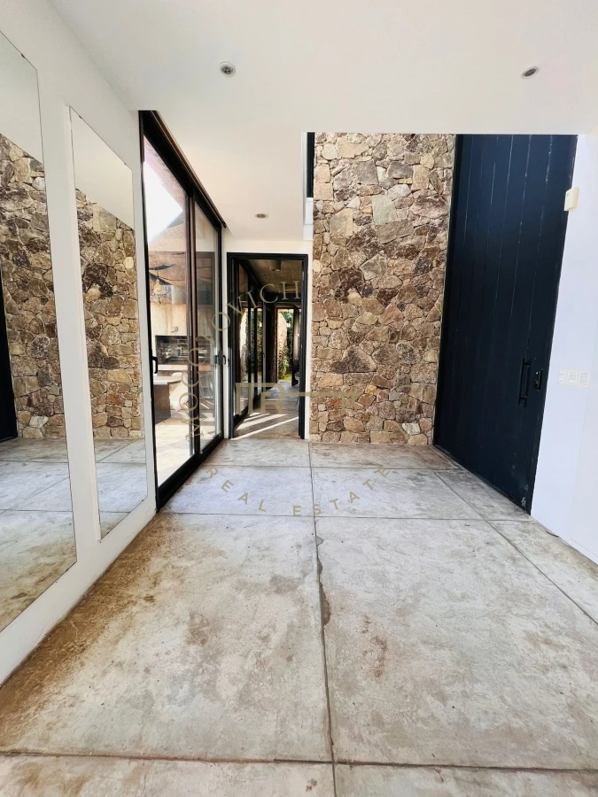 Casa ID.493 - Casa moderna en venta de 4 dormitorios en suite -Barrio Cerrado La Arbolada- Punta del Este.