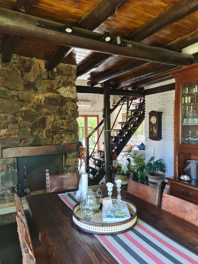 Casa ID.2495 - Casa de tres dormitorios en venta Pinares Punta del Este.- 