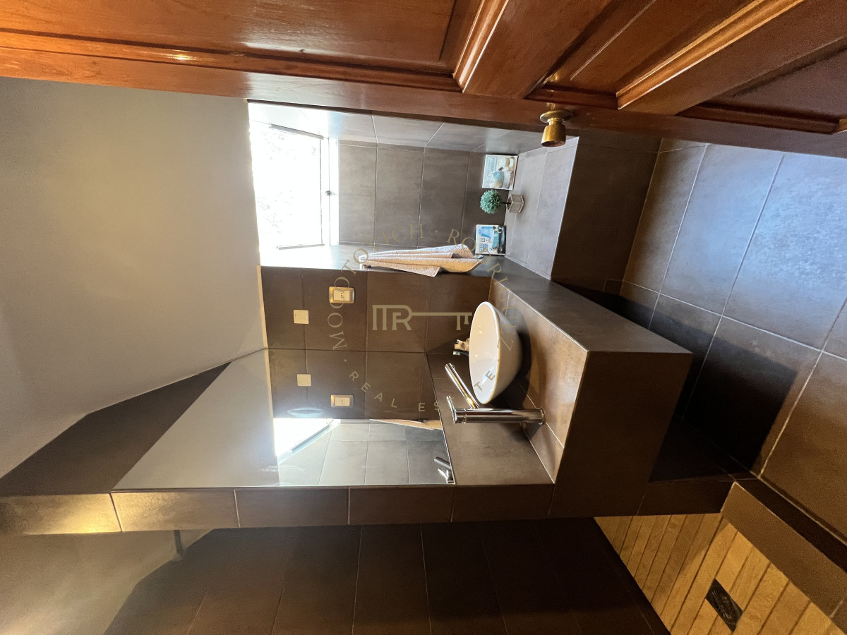 Casa ID.3412 - Exclusiva casa en venta, 5 dormitorios, gran parque, piscina climatizada. 