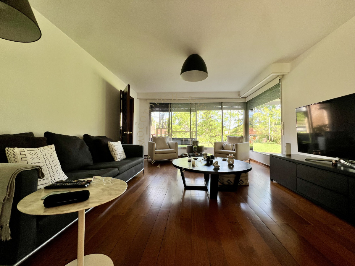 Casa ID.3412 - Exclusiva casa en venta, 5 dormitorios, gran parque, piscina climatizada. 