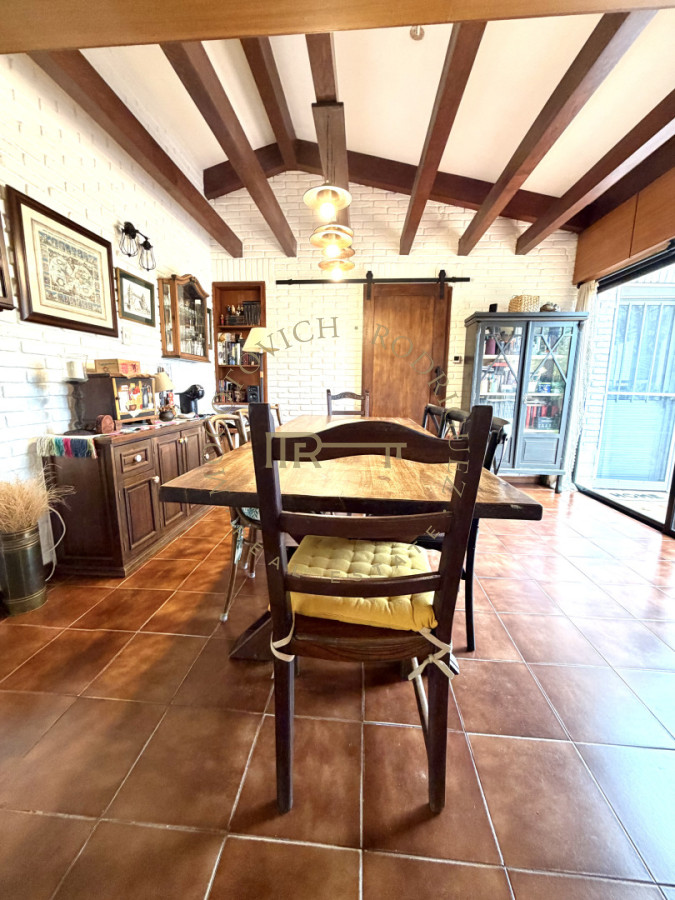 Casa ID.4552 - Casa en venta 3 dormitorios Piscina y Barbacoa. Pinares Punta del Este