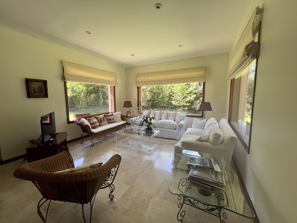 Casa ID.2425 - Casa en alquiler de temporada. 3 dormitorios Punta del Este. 