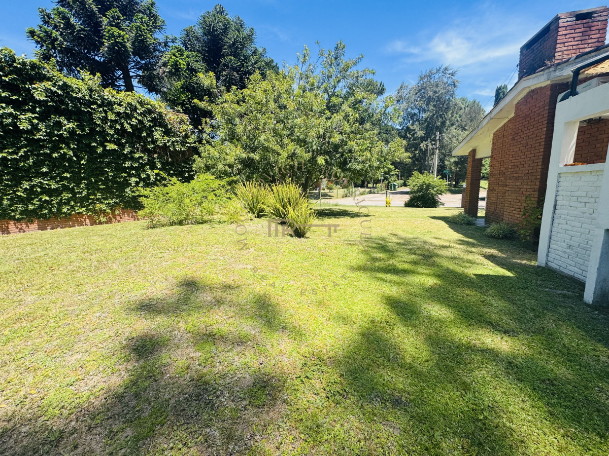 Casa ID.4119 - Casa en venta de 2 dormitorios en Lugano Punta del Este