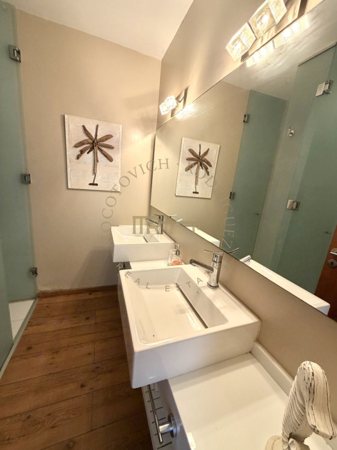 Casa ID.4236 - Casa en barrio privado de 4 dormitorios. Alquiler anual. Punta del Este