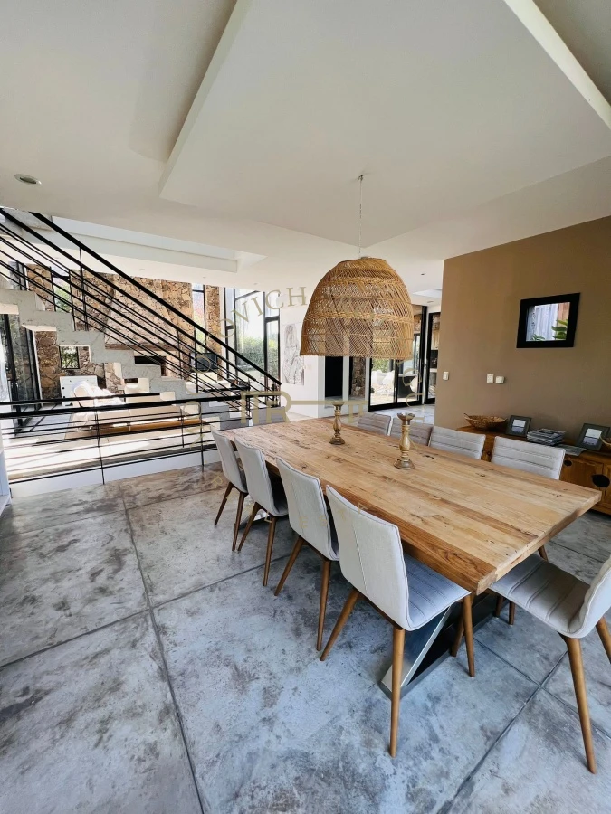 Casa ID.493 - Casa moderna en venta de 4 dormitorios en suite -Barrio Cerrado La Arbolada- Punta del Este.