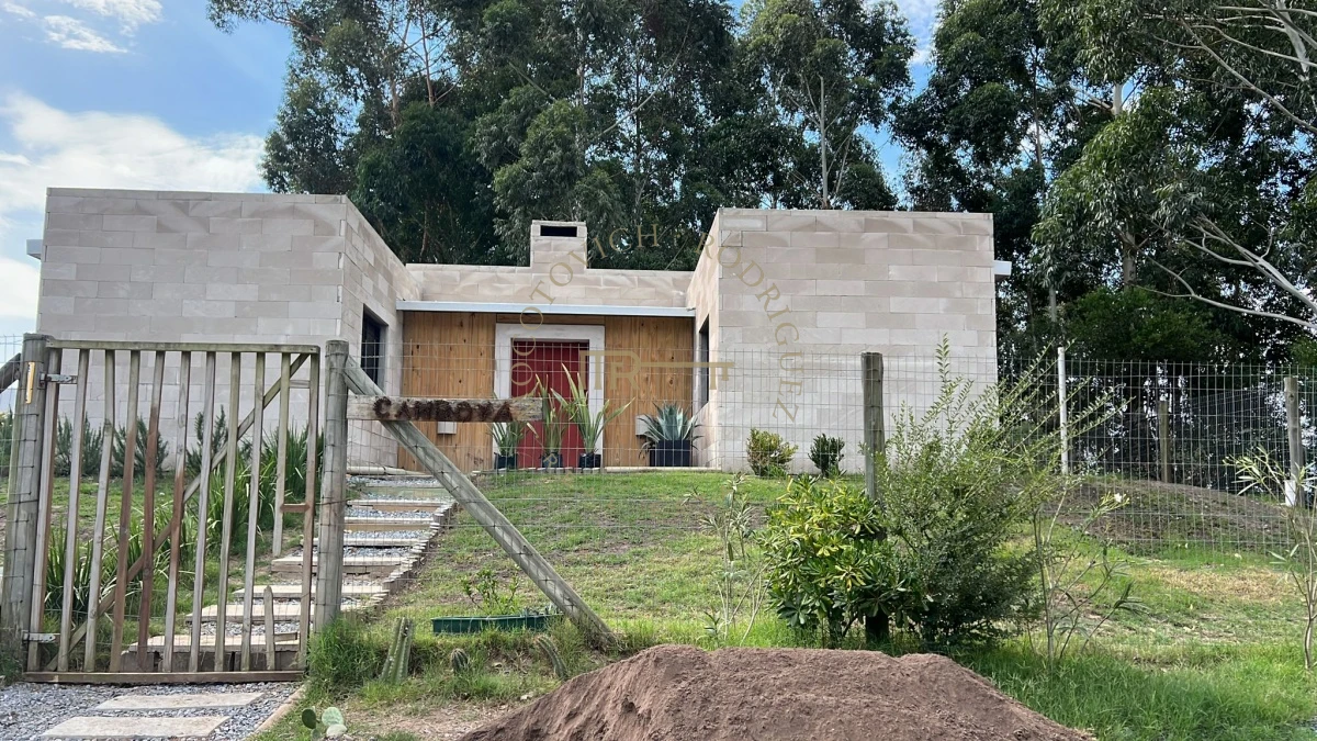 Casa ID.1403 - Casa en venta en Burnett. Punta del Este