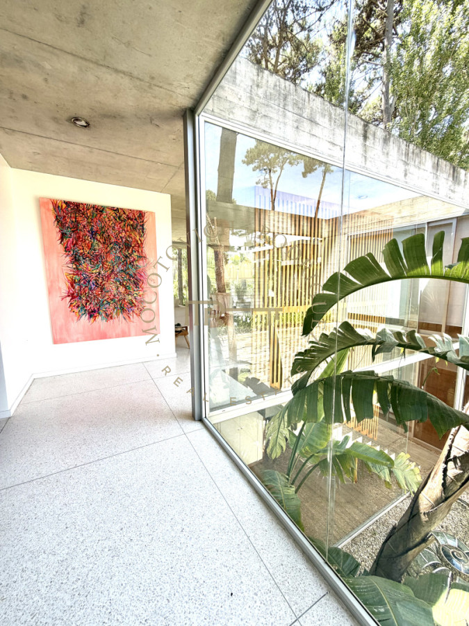 Casa ID.4236 - Casa en barrio privado de 4 dormitorios. Alquiler anual. Punta del Este