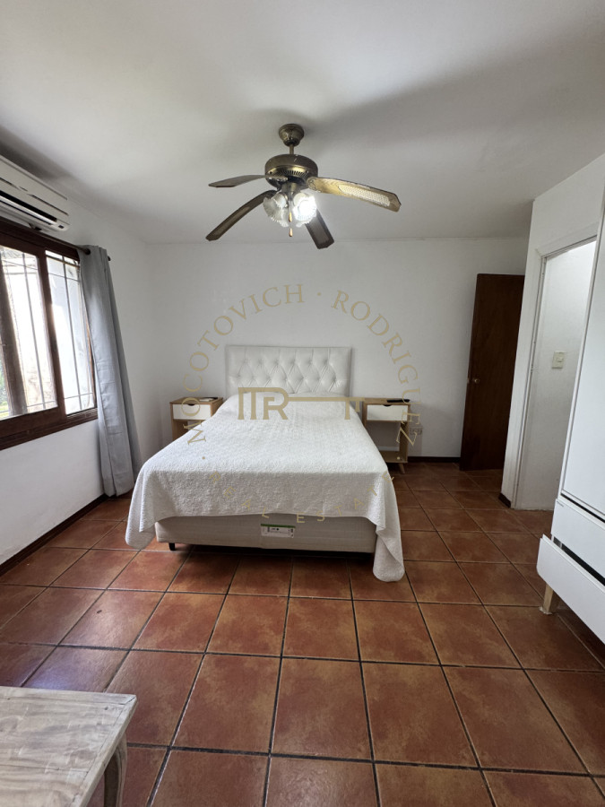 Casa ID.3540 - Casa en alquiler anual 4 dormitorios. Punta del este Maldonado.-