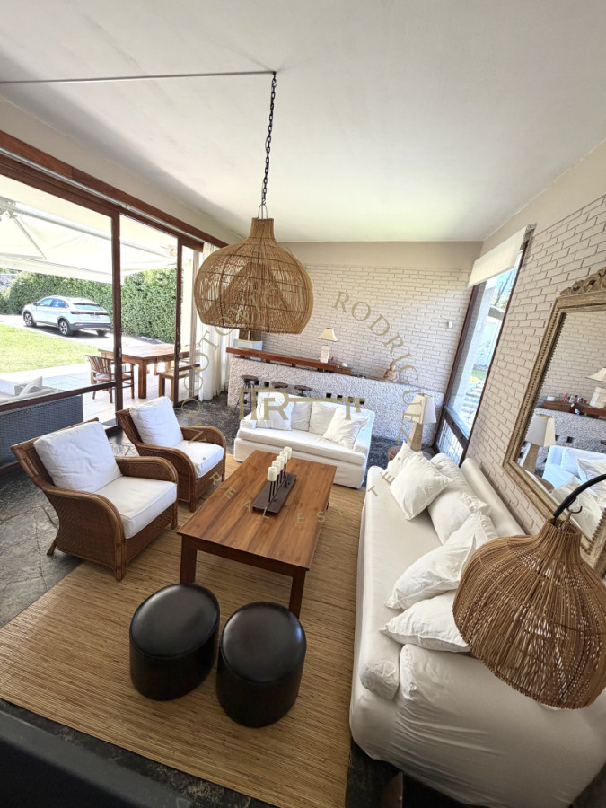 Casa ID.4223 - Casa en solida en excelente ubicación próxima a la playa