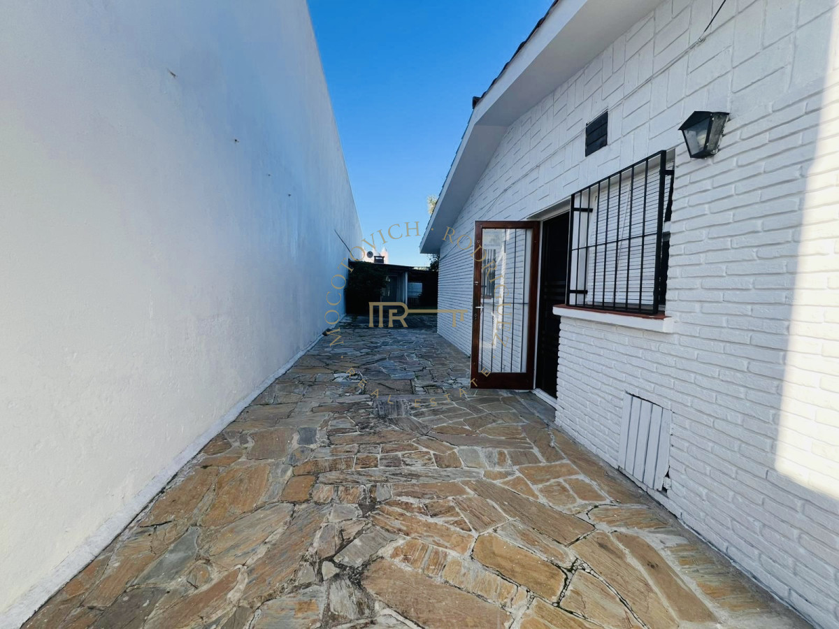 Casa ID.3626 - Chalet en el centro de Maldonado, 