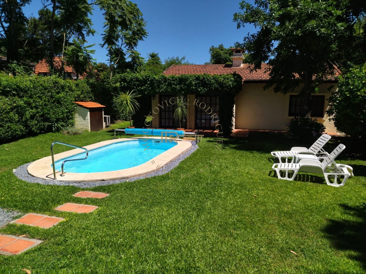 Casa ID.50 - Casa en venta de 4 dormitorios  - Mansa