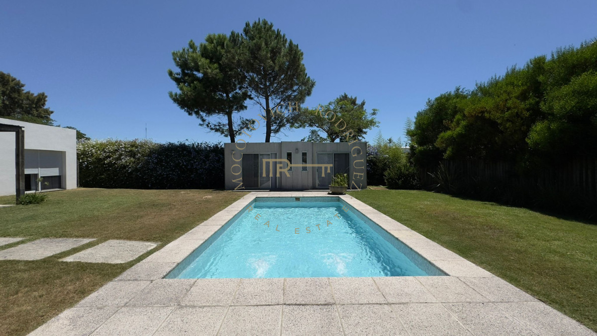Casa ID.2619 - Casa alquiler anual barrio cerrado. 4 dormitorios piscina, parrillero. 