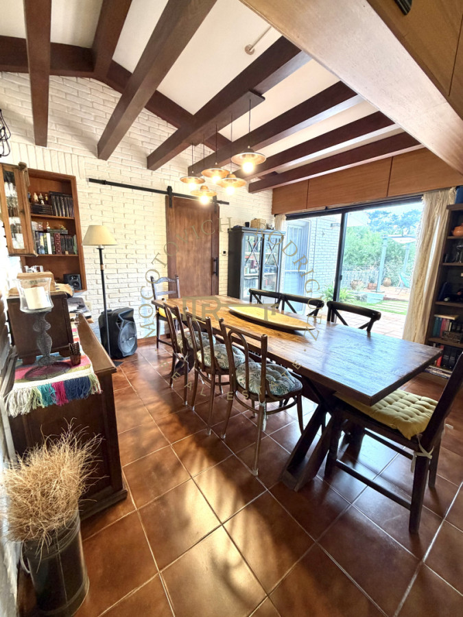 Casa ID.4552 - Casa en venta 3 dormitorios Piscina y Barbacoa. Pinares Punta del Este