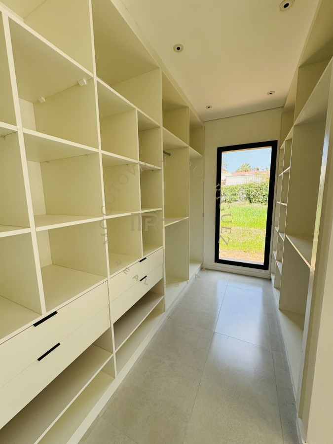 Casa ID.2966 - Casa en venta a estrenar  3 dormitorios. Punta del Este. Permuta