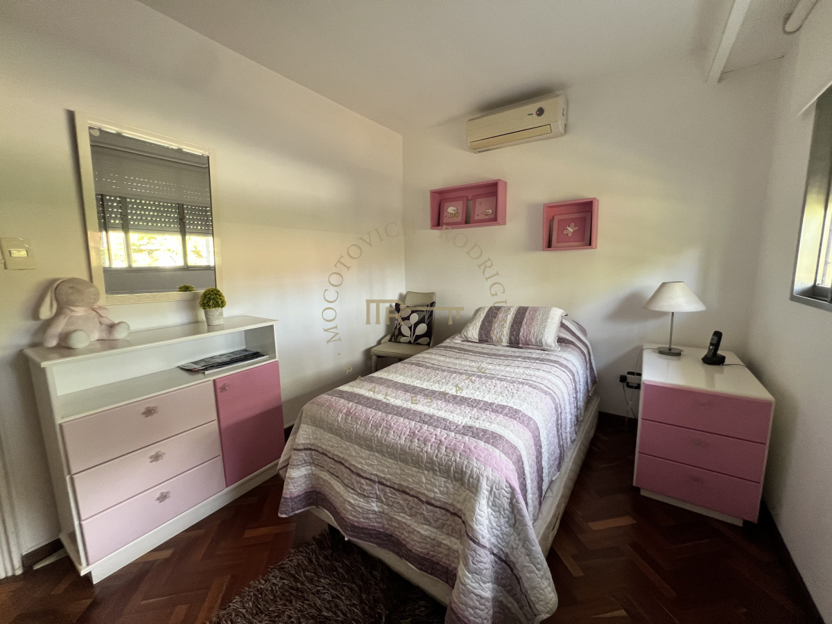 Casa ID.3412 - Exclusiva casa en venta, 5 dormitorios, gran parque, piscina climatizada. 