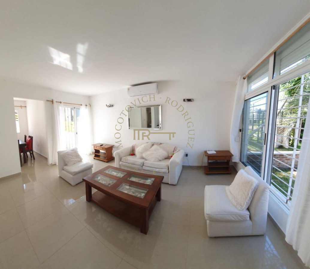 Casa ID.3273 - Alquiler anual ph de 2 dormitorios y 1 baño mas toilette