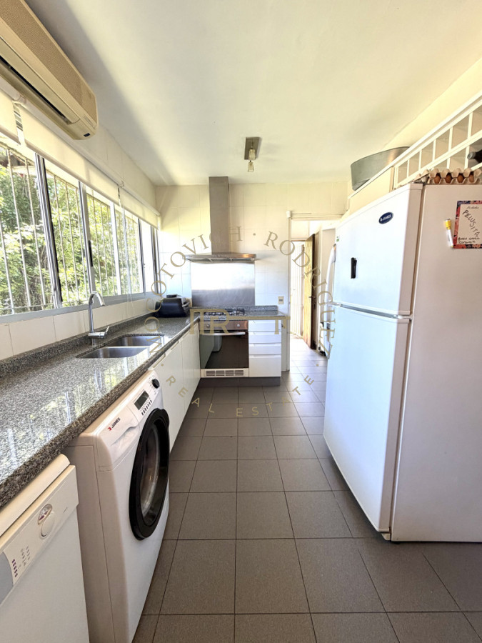 Casa ID.4223 - Casa en solida en excelente ubicación próxima a la playa