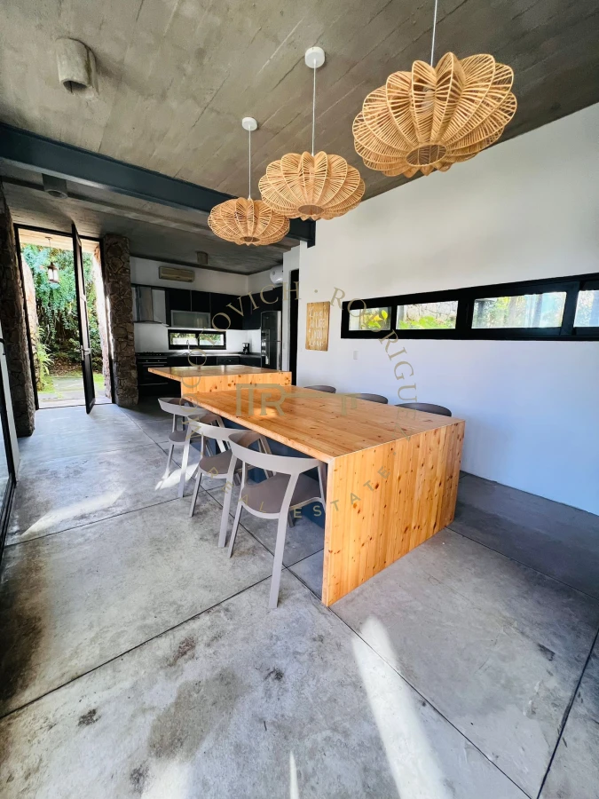 Casa ID.493 - Casa moderna en venta de 4 dormitorios en suite -Barrio Cerrado La Arbolada- Punta del Este.