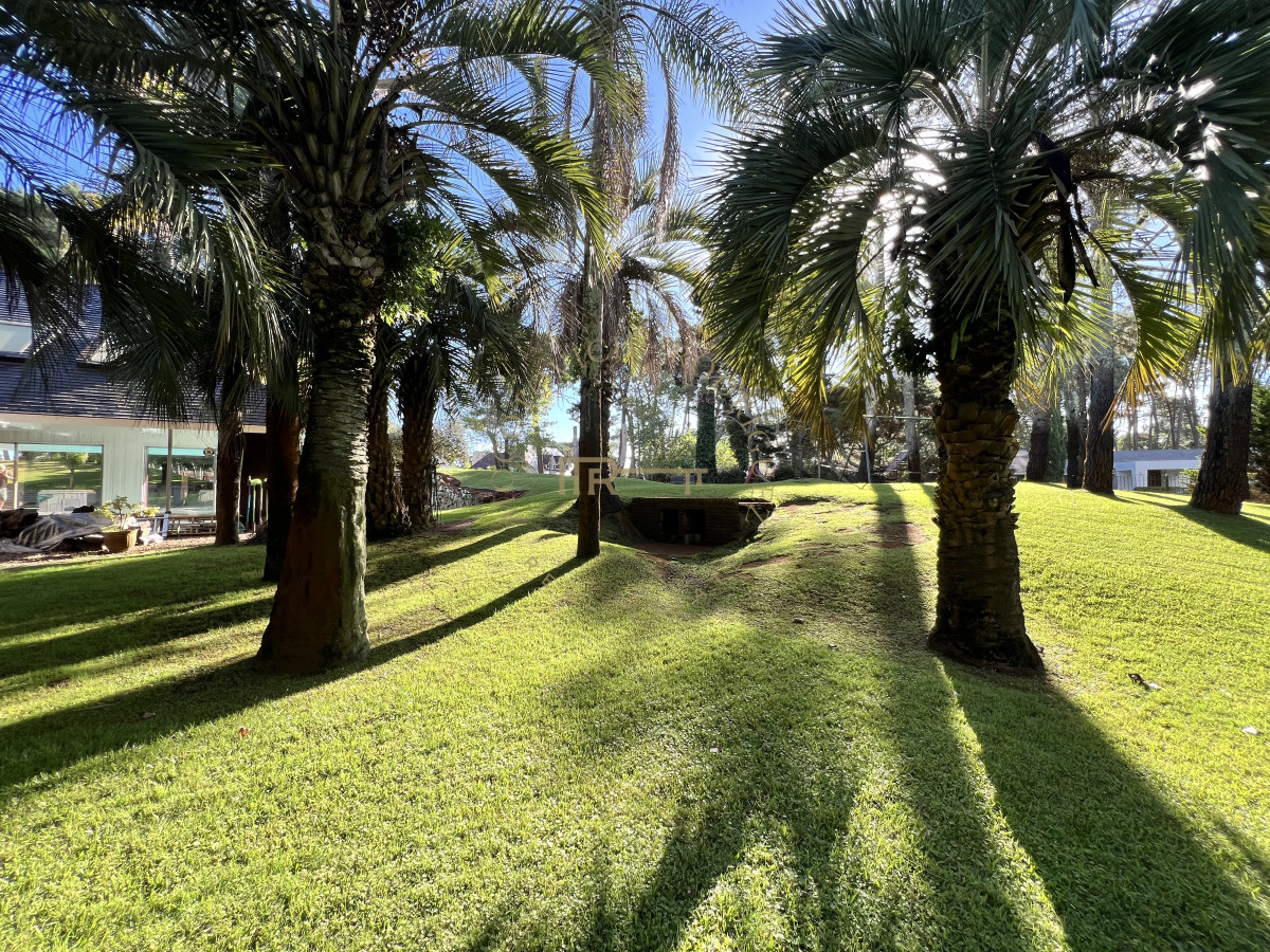 Casa ID.3412 - Exclusiva casa en venta, 5 dormitorios, gran parque, piscina climatizada. 
